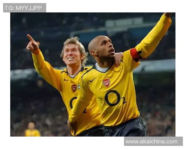 20世纪50年代前足球传奇人物风采：回顾那些改变历史的球星与他们的辉煌时刻