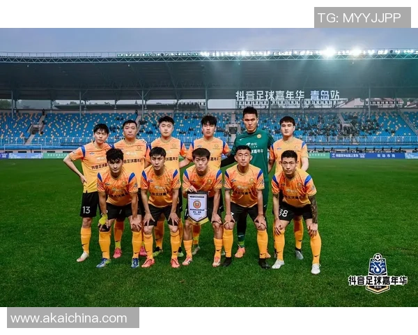 一条腿大一条腿小的传奇足球球星成长背后的励志故事