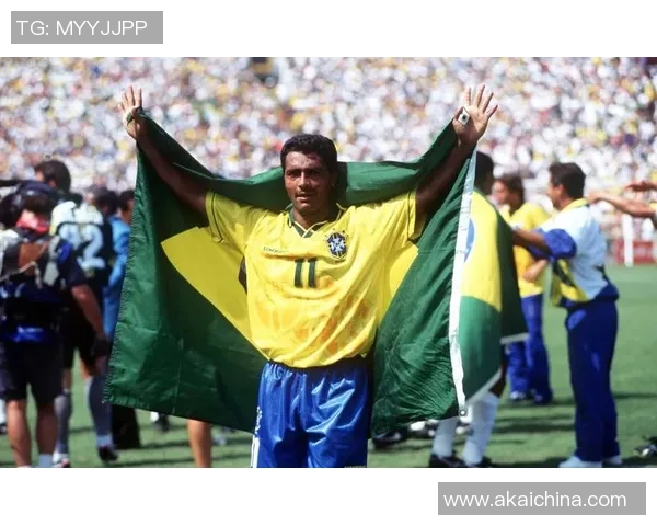 与足球球星一起踢球的神秘人物究竟是谁他与球员们的关系引人关注