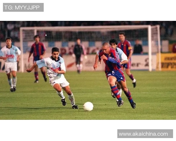 纵览足坛辉煌岁月历代传奇球星荣誉与巅峰荣耀全纪录