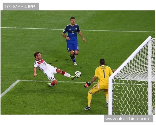 聚焦世界杯足球赛 各大强队球星闪耀赛场的精彩瞬间