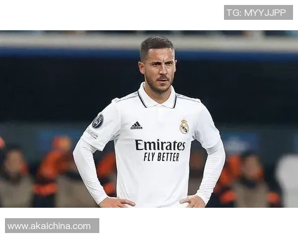 足球天才尔的崛起与传奇之路：从青涩少年到世界顶级球星的蜕变